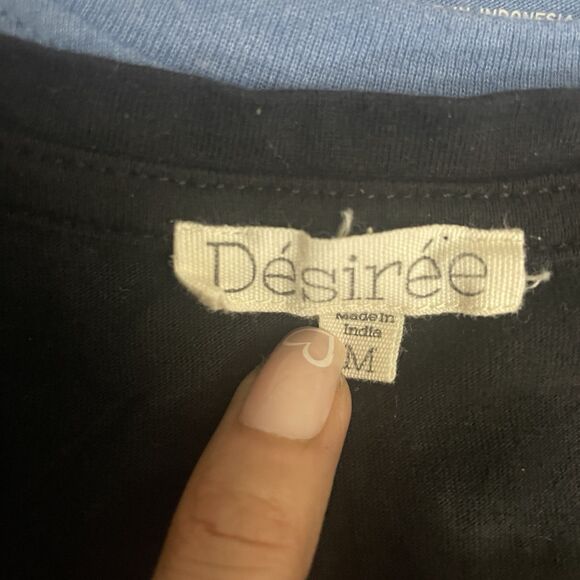 Desiree Size Medium Black Love Graphic Short Sleeve Tee - Picture 3 of 5